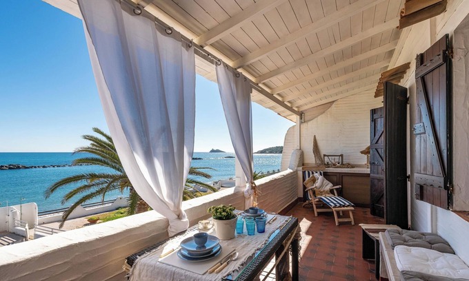 Sarroch House | Holiday Home "Nicoleup" with Sea View, Terrace & Shared Garden