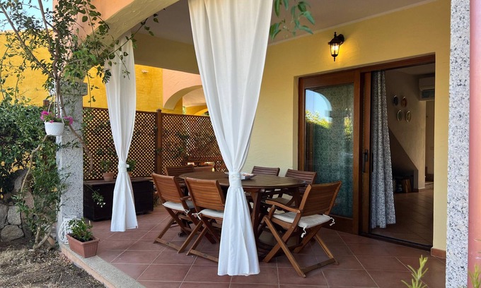 San Teodoro House | Holiday Home 'Nuragheddu' with Private Terrace, Private Garden and Air Conditioning