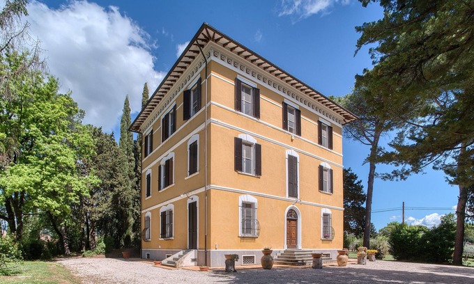 Lidarno House | Holiday Home "Palazzetto Bovini" with Wi-Fi and Private Pool