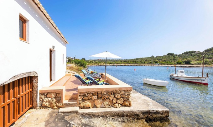 Portopetro House | Holiday Home 'Petita Casa Marinero' with Sea View & Wi-Fi
