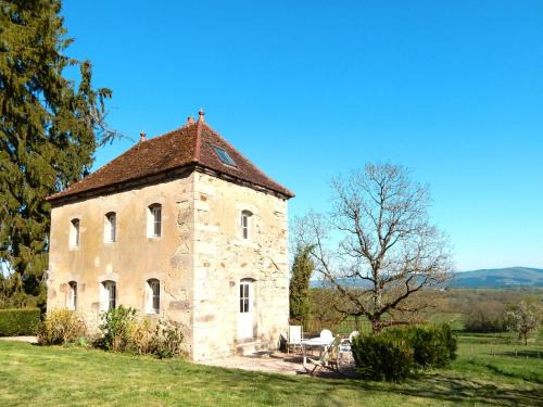 La Grande-Verriere House | Holiday Home Premier gîte de Bouton by Interhome