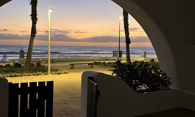Sector P - Palmito House | Holiday Home 'Primera Linea En Matalascañas' with Sea View, Wi-Fi and Air Conditioning