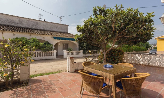 Molinell House | Holiday Home 'Primo Ximo' with Private Terrace and Air Conditioning