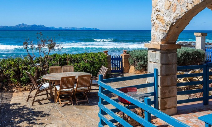 Urbanizacion S'Estanyol House | Holiday Home 'Punta Llarga Mhm' with Sea View, Wi-Fi and Air Conditioning