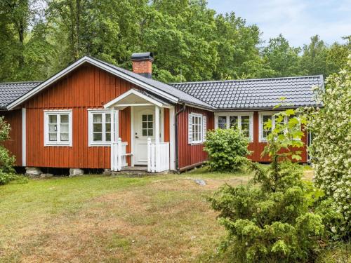 Kyrkhult House | Holiday Home Röshult by Interhome