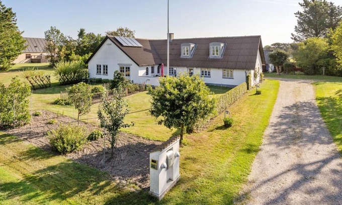 Hals House | Holiday Home Rebecca - 1-5km from the sea by Interhome