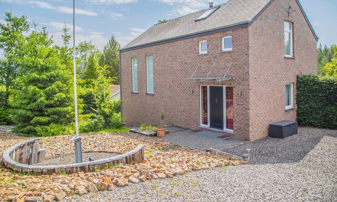 Marcouray House | Holiday home Relais Le Roi with a terrace in Warisy