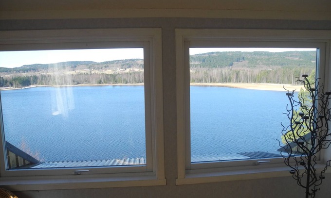 Sunne Municipality House | Holiday home right on the shore of Lake Rottnen