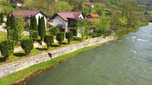 Jajce House | holiday home RIVER HOUSE