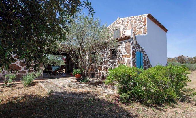 Orosei House | Holiday Home "Sa Domedda" with Mountain View, Garden & A/C