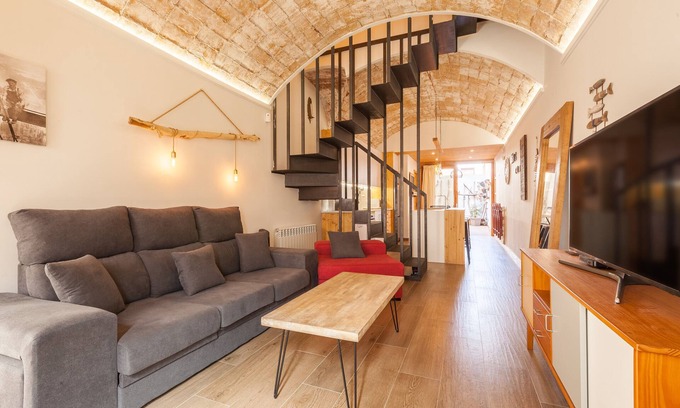 Arenys de Mar House | Holiday Home 'Sant Rafel House' with Private Terrace and Wi-Fi