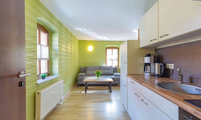 Naumburg House | Holiday Home "Schlag" with Shared Terrace, Shared Garden & Wi-Fi