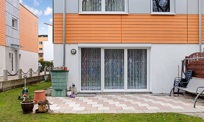 Singen House | Holiday Home 'Sei Glücklich Am Bodensee' with Private Terrace, Shared Garden and Wi-Fi