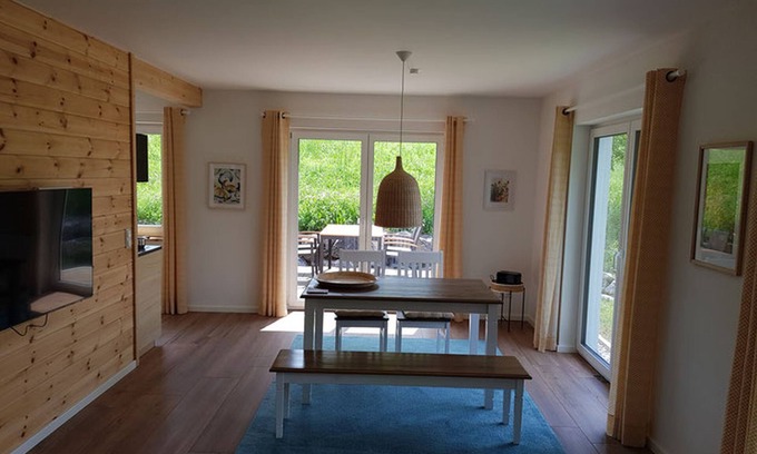 Salem House | Holiday Home 'Sonnenweide, 85qm' with Private Terrace, Shared Garden and Wi-Fi