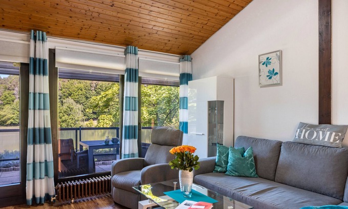 Machtlos House | Holiday Home 'Sweet Home' with Mountain View, Private Terrace and Wi-Fi