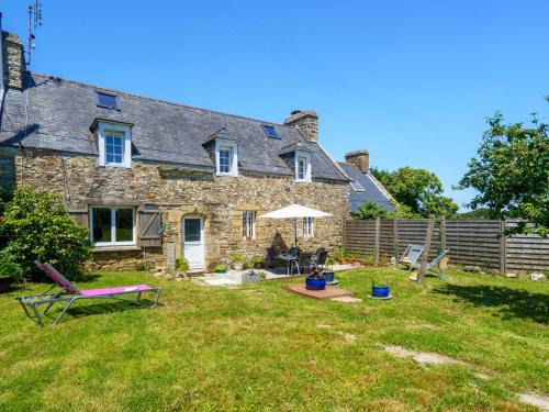 Crozon House | Holiday Home Ty Jos by Interhome