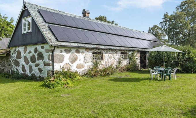 Falkvik House | Holiday Home Västra Näs by Interhome