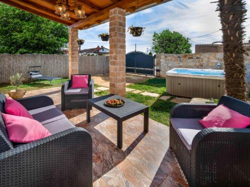 Loborika House | Holiday Home Villa Aurora by Interhome