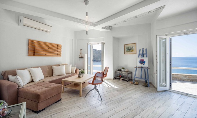 Ganema House | Holiday Home 'Villa Ganema 1' with Private Terrace, Wi-Fi and Air Conditioning