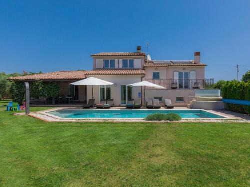Liznjan House | Holiday Home Villa Vela by Interhome