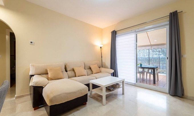 Costa Esuri House | Holiday Home 'Vista Hermosa' with Lake View, Wi-Fi and Air Conditioning