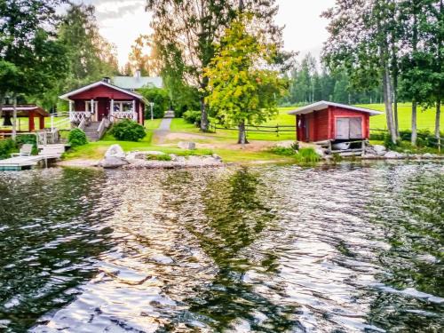 Kuortti House | Holiday Home Wanha karminranta by Interhome