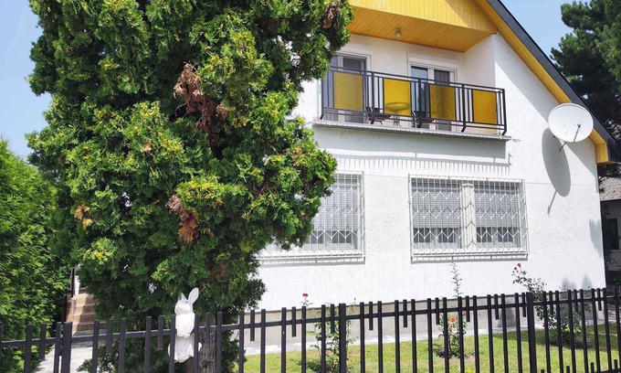 Siofok House | Holiday home with garden and barbecue facilities