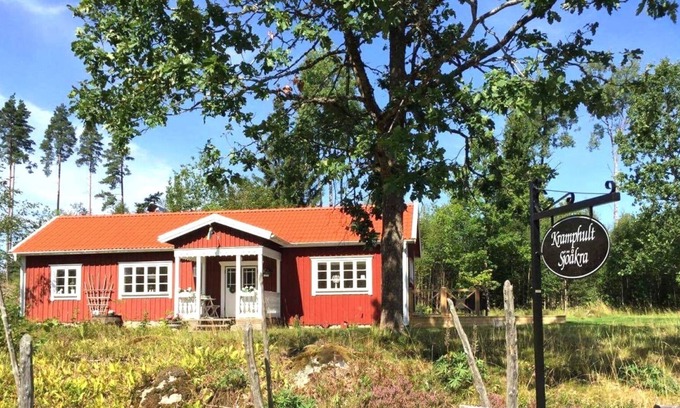 Lammhult House | holiday home with internet, sauna and boat at the lake Stråken i Småland