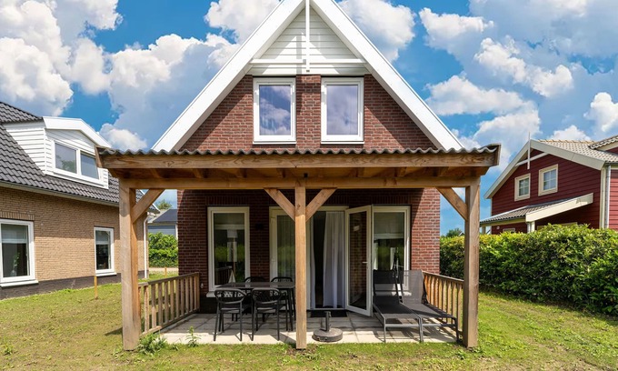 Municipality of Nissewaard House | Holiday home with sauna, garden