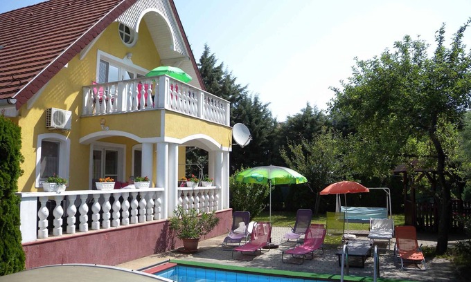 Badacsony House | Holiday home with pool, air conditioning, washing machine and panoramic views