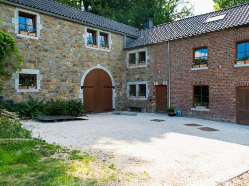 Verviers House | Holiday home with sauna and swimming pool