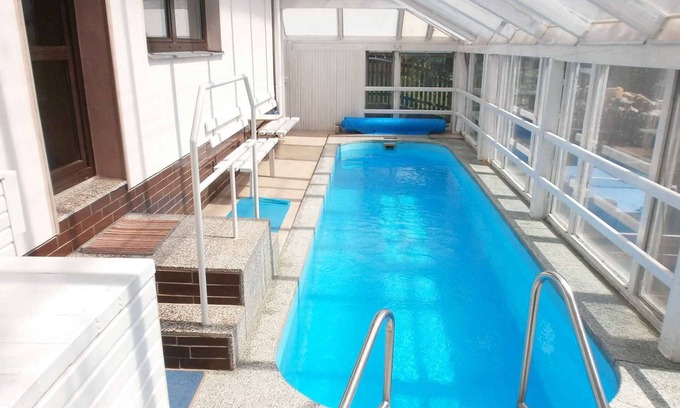 Skrdlovice House | Holiday home with swimming pool, trampoline, mini golf and tennis court