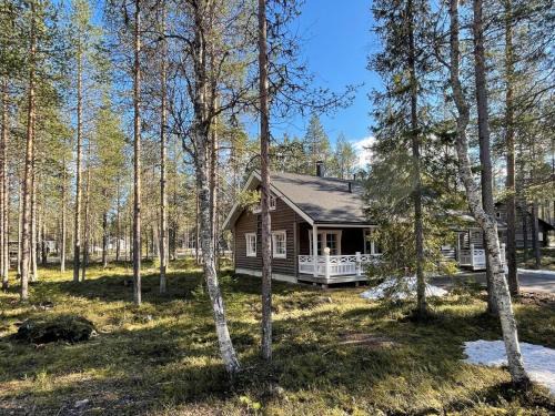 Yllasjarvi House | Holiday Home Ylläsriekko - itätupa by Interhome