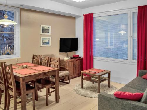 Akaslompolo House | Holiday Home Yllästar 3 as 607 by Interhome