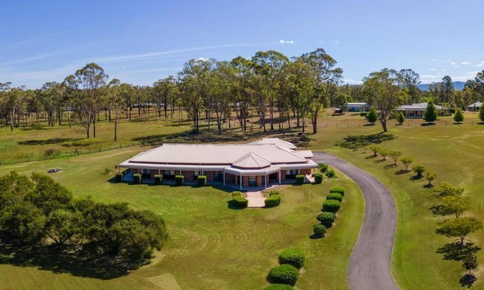 Nulkaba House | Holiday homes in Nulkaba, Australia
