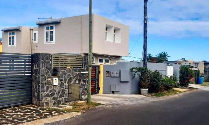Tombeau Bay House | Holiday house Pointe aux Piments for 1 - 6 persons with 3 bedrooms - Holiday home