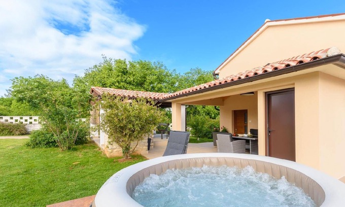 Rebici House | Holiday house Barban for 1 - 7 persons with 3 bedrooms - Twin house