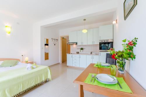 Supetar Apartment | Holiday house Barbara