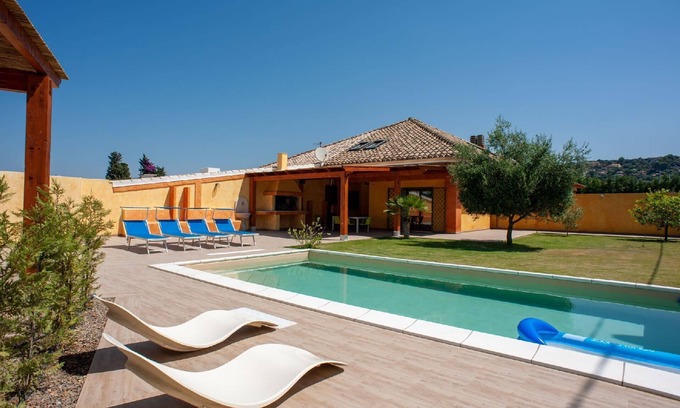 Quartu Sant'Elena House | Holiday house Capitana for 1 - 6 persons with 3 bedrooms - Twin house