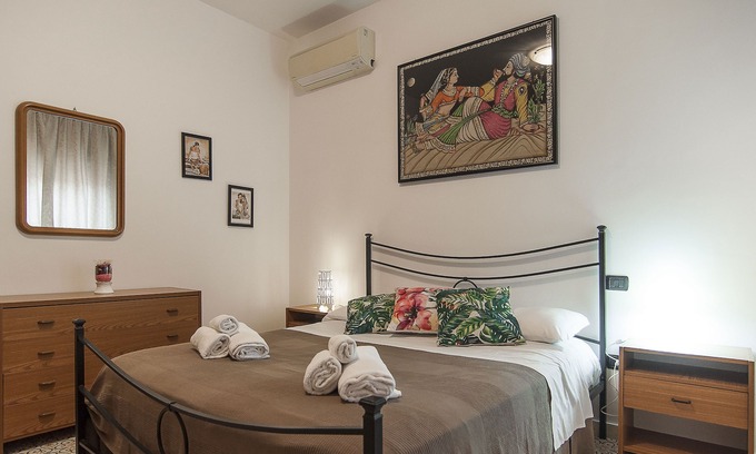 Sperlonga Apartment | HOLIDAY HOUSE COLOMBO, BEACH FRONT WITH LARGE TERRACE EXCLUSIVELY.