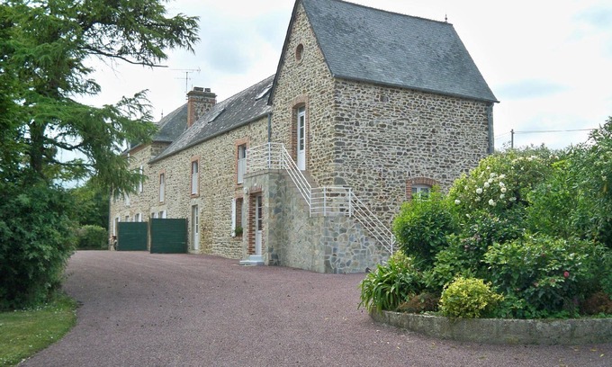Crasville House | Holiday house Crasville for 1 - 5 persons with 3 bedrooms - Row house