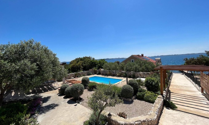 Dobropoljana House | Holiday house Dobropoljana for 1 - 6 persons with 2 bedrooms - Holiday house