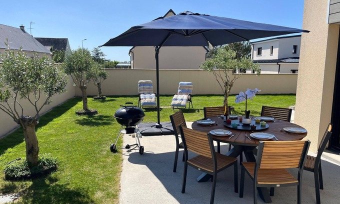 Gouville-sur-Mer House | Holiday house Gouville sur Mer for 1 - 6 persons with 3 bedrooms - Holiday house