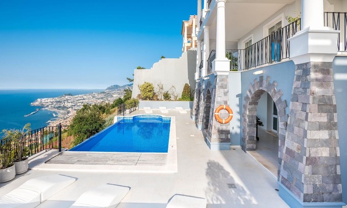 Sao Goncalo House | Holiday house Funchal for 2 - 8 persons with 4 bedrooms - Holiday house