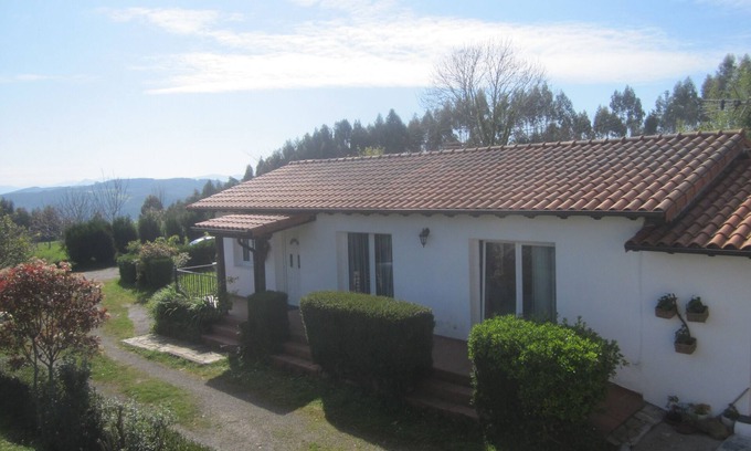 Meruelo House | Holiday house Infincavacations, quiet area, panoramic views, garden, sea & mountains