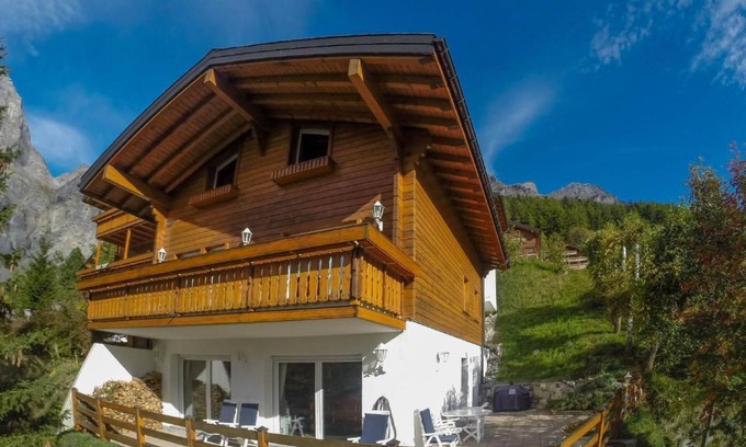 Leukerbad Ski Chalet | Holiday house Leukerbad (Ort) for 1 - 6 persons with 3 bedrooms - Chalet