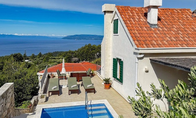 Makarska House | Holiday house Makarska for 1 - 5 persons with 3 bedrooms - Holiday house
