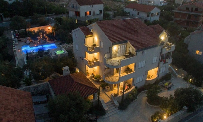 Susica House | Holiday house Murter (Ort) for 1 - 22 persons with 11 bedrooms - Holiday apartment in one or multi-f
