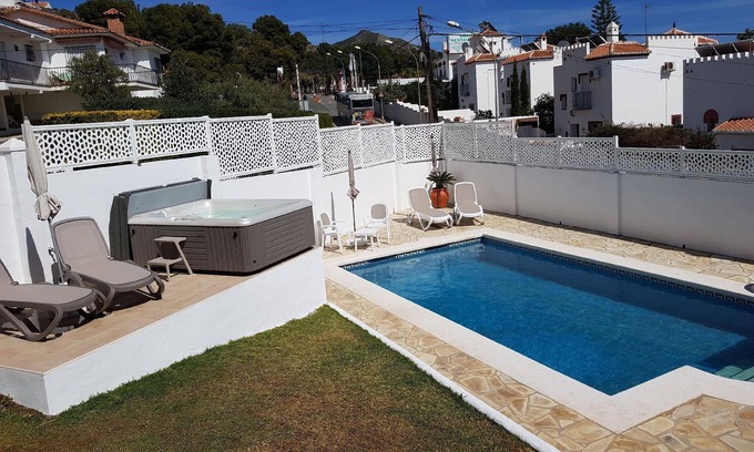 Maro House | Holiday house Nerja for 1 - 6 persons with 3 bedrooms - Twin house