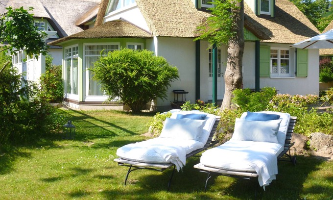Klein Bollhagen House | Holiday house "Seestern" 2 bedrooms, with garden, fireplace, sauna, near the beach, 2 bicycles